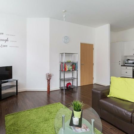 J Quarter - Sleeps 5 Long Term & Families Comfortably, 4 Beds, 2 Bathrooms Μπέρμιγχαμ Εξωτερικό φωτογραφία