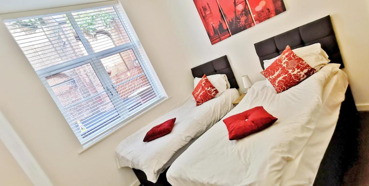 J Quarter - Sleeps 5 Long Term & Families Comfortably, 4 Beds, 2 Bathrooms Μπέρμιγχαμ Εξωτερικό φωτογραφία