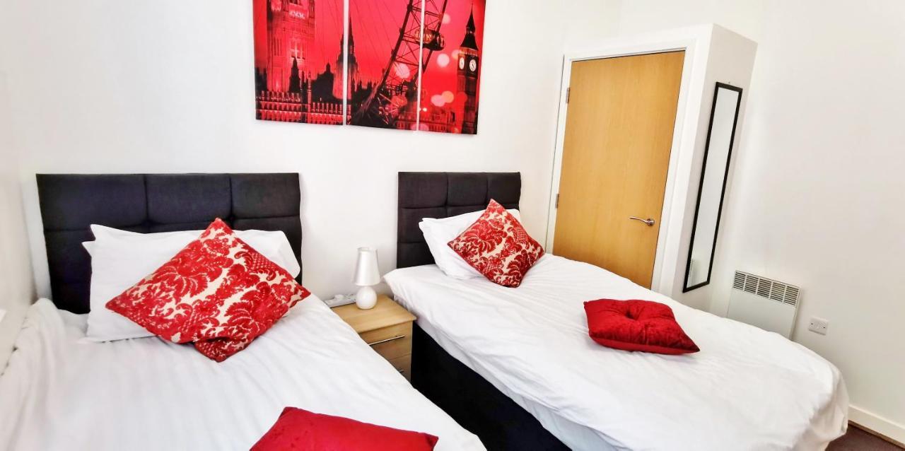 J Quarter - Sleeps 5 Long Term & Families Comfortably, 4 Beds, 2 Bathrooms Μπέρμιγχαμ Εξωτερικό φωτογραφία