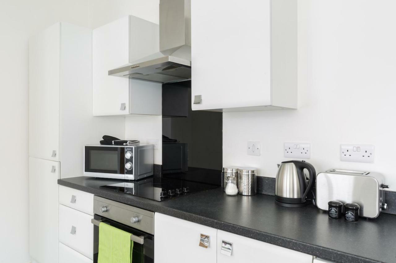 J Quarter - Sleeps 5 Long Term & Families Comfortably, 4 Beds, 2 Bathrooms Μπέρμιγχαμ Εξωτερικό φωτογραφία